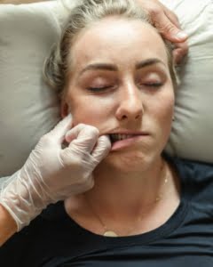 Purentalihashieronnasta apua niska-hartia seudun kipuihin ja särkyihin. Wario Physicsin ammattilaiset lähellä sinua